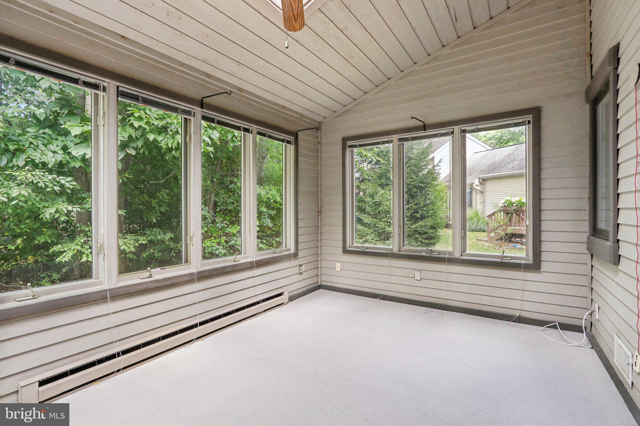 1002 Kennett Way