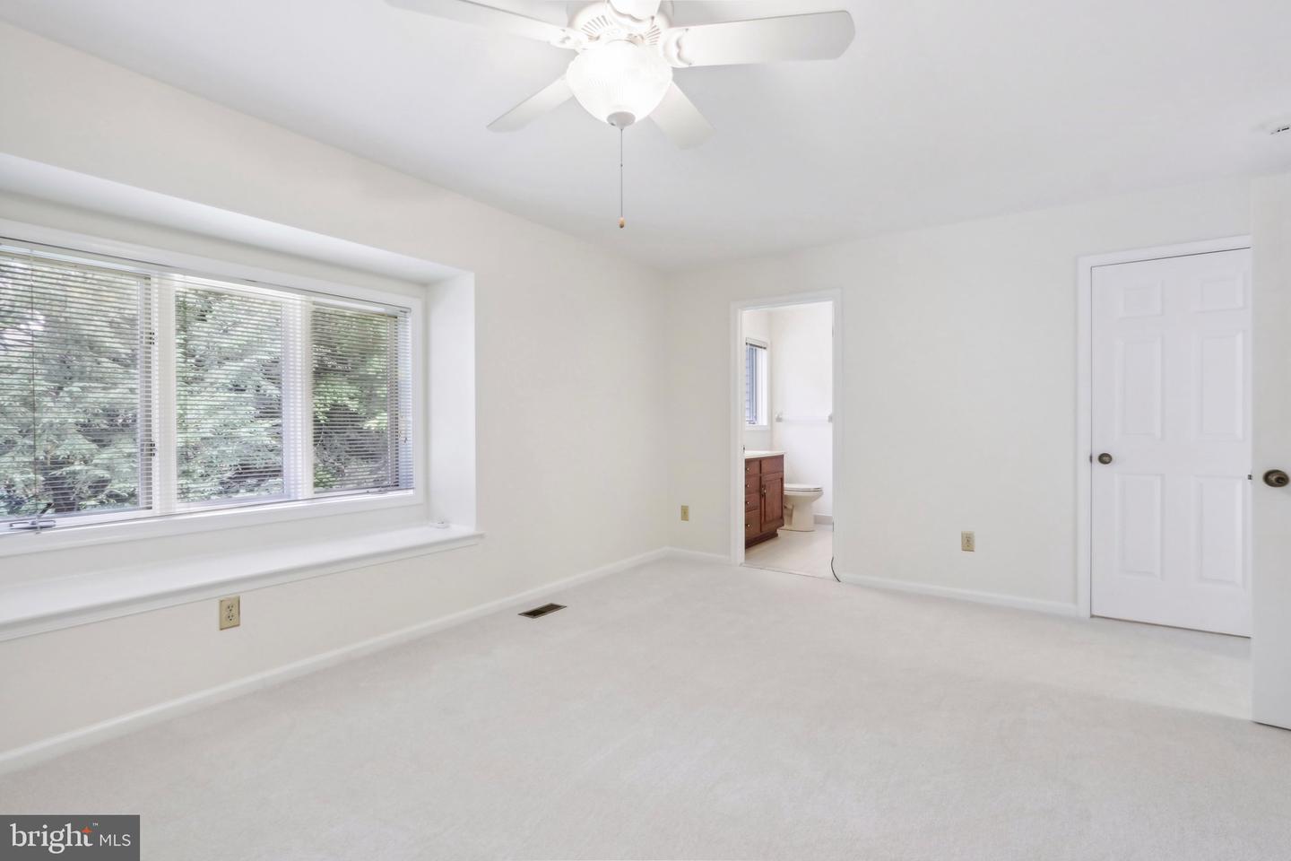 1002 Kennett Way