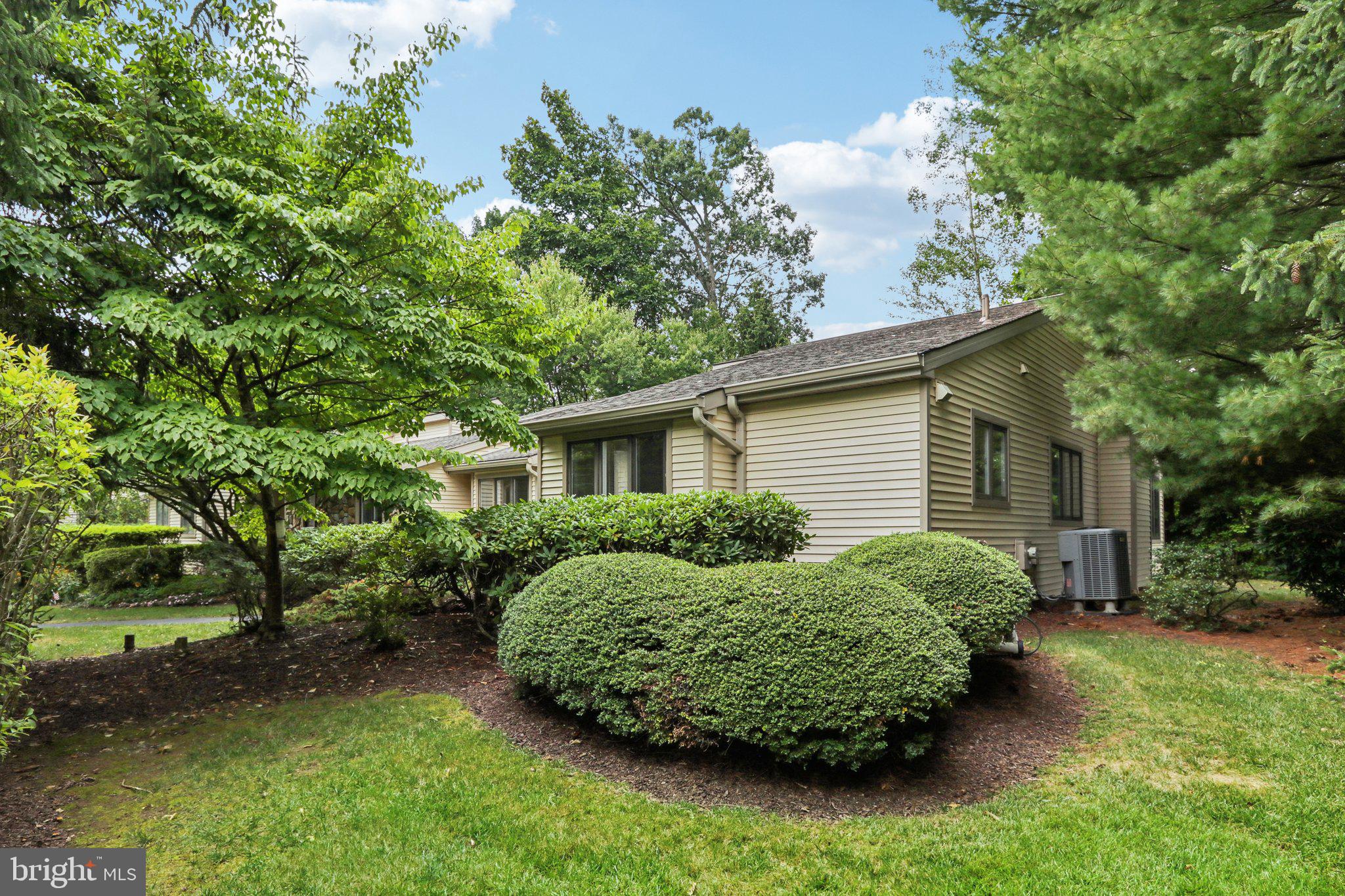 1002 Kennett Way