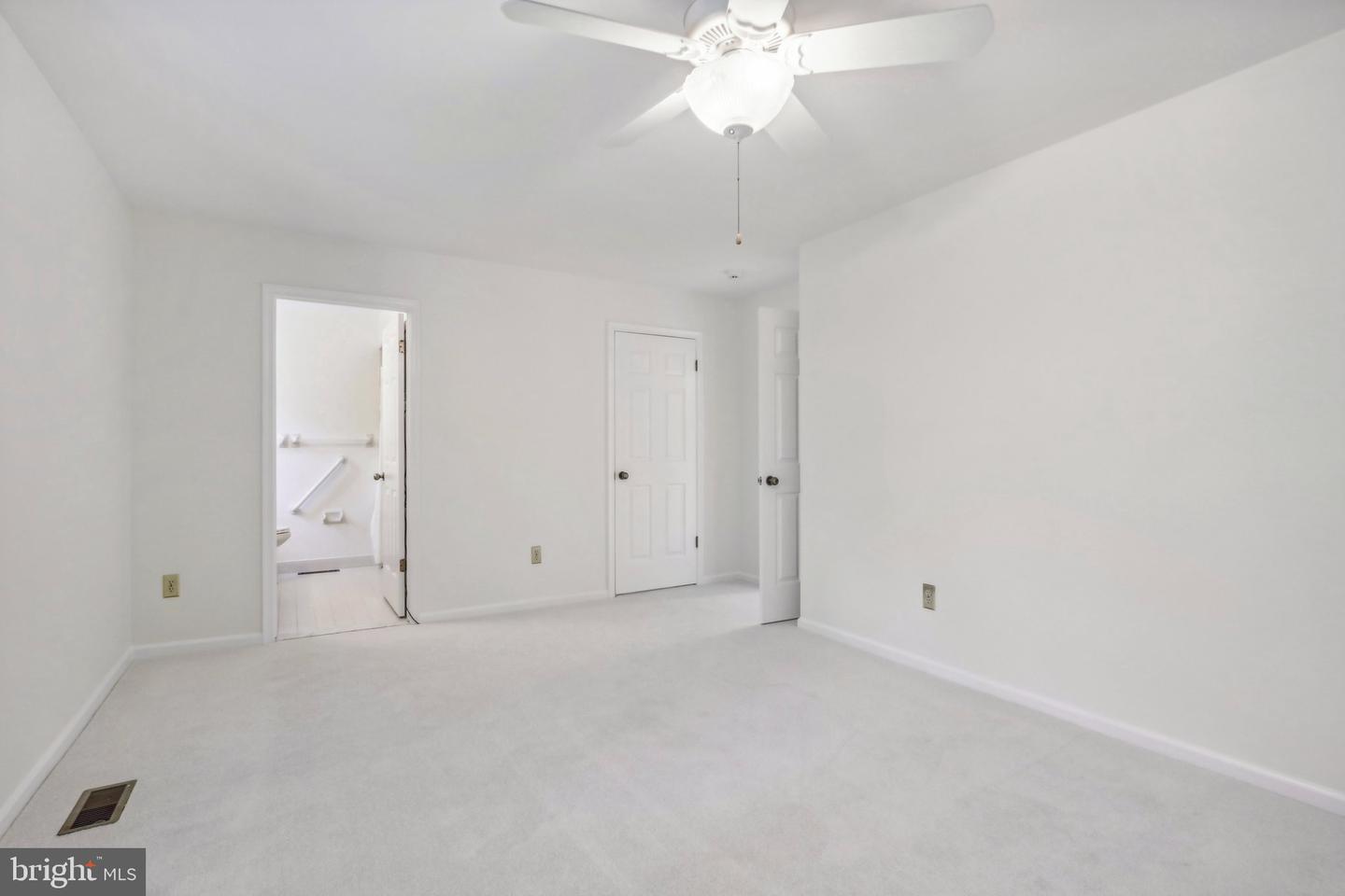 1002 Kennett Way