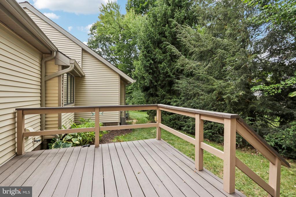 1002 Kennett Way