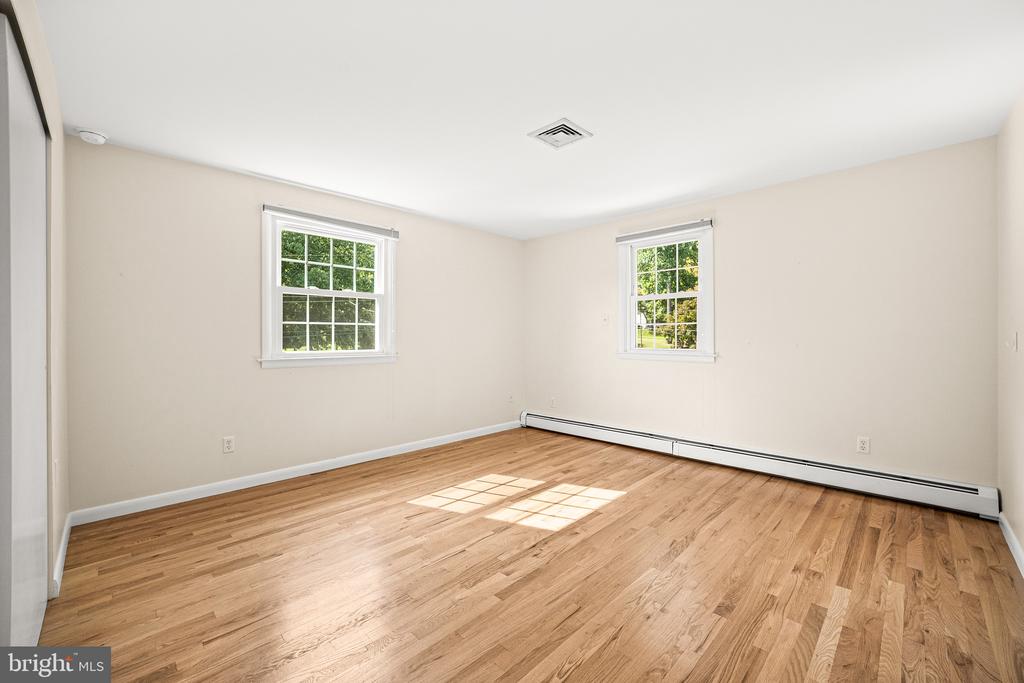 593 WATFORD LANE