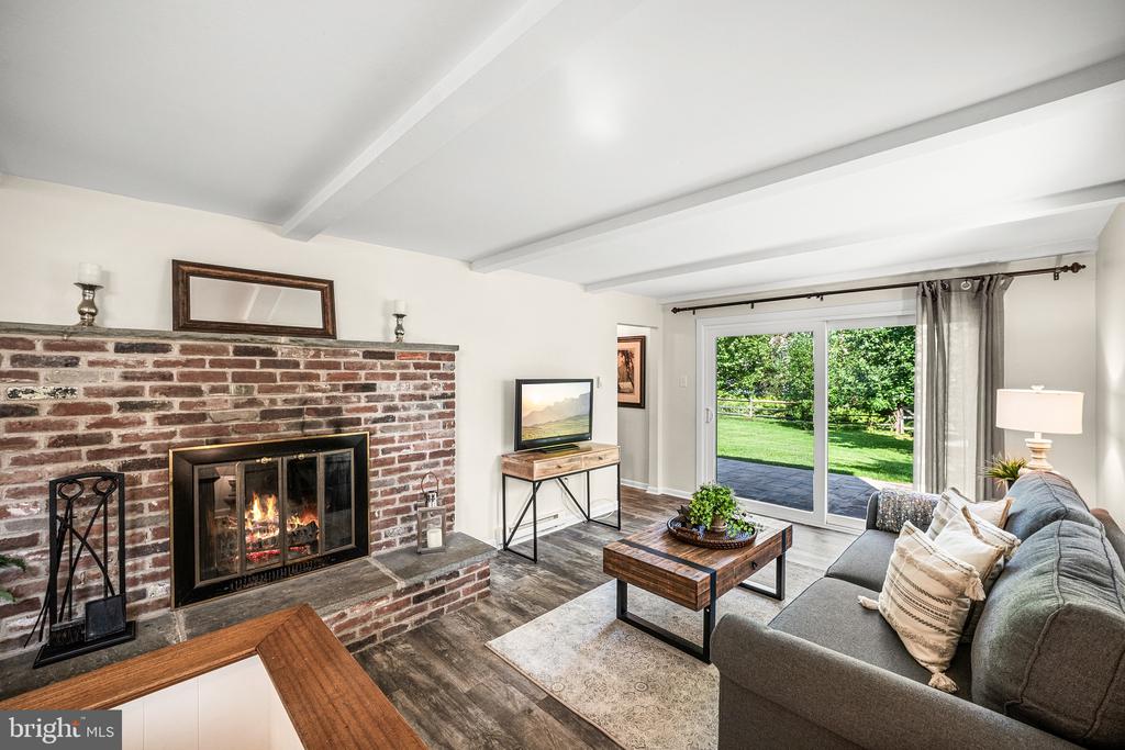 593 WATFORD LANE