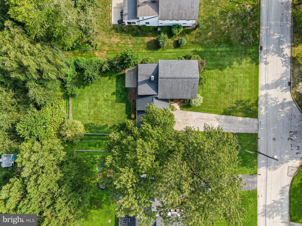 593 WATFORD LANE