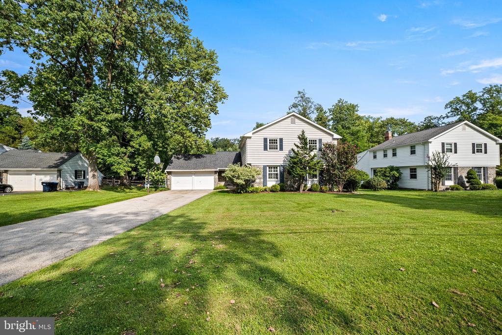 593 WATFORD LANE