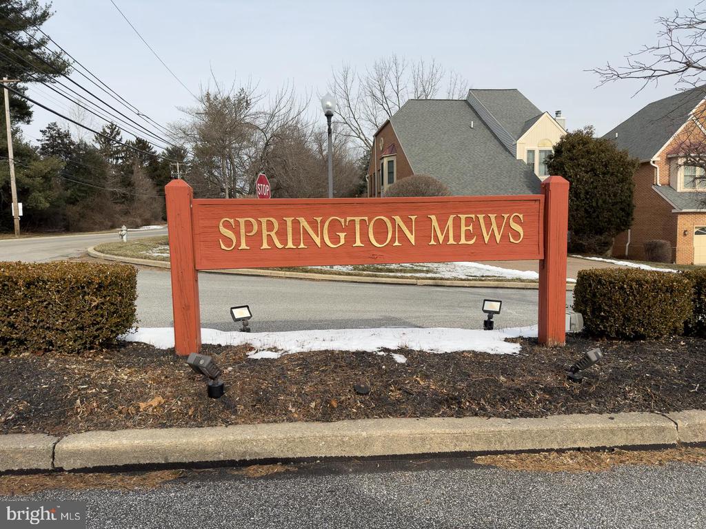 127 SPRINGTON MEWS CIRCLE