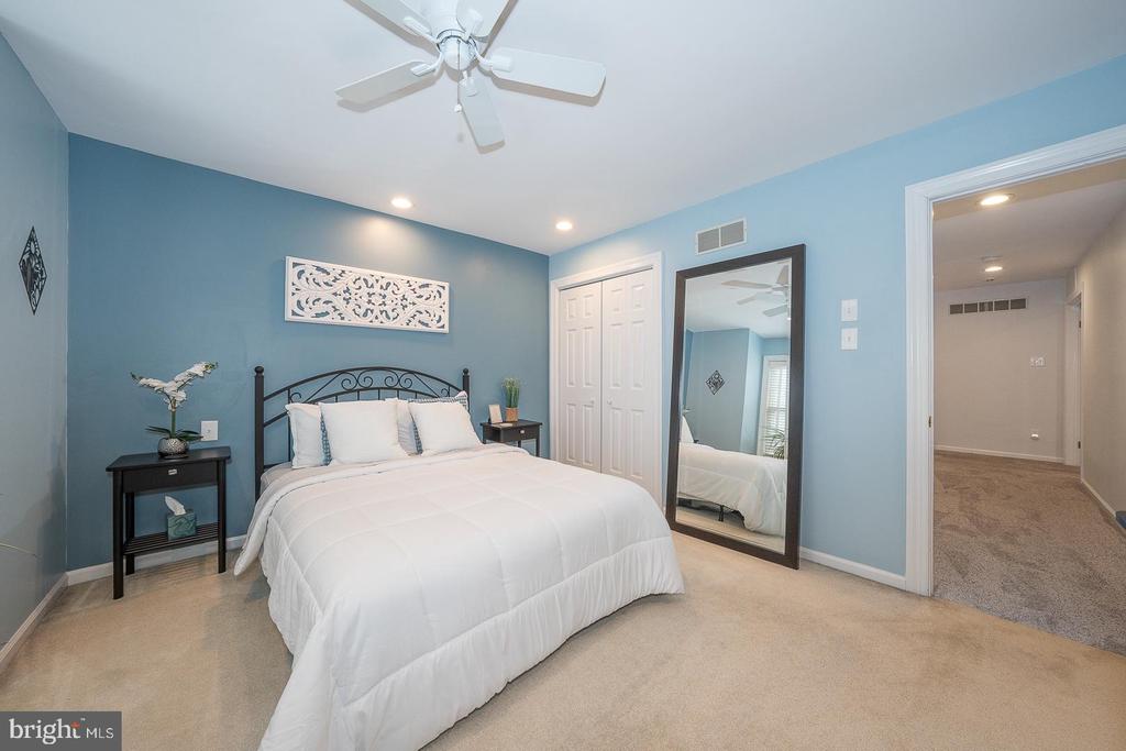 127 SPRINGTON MEWS CIRCLE