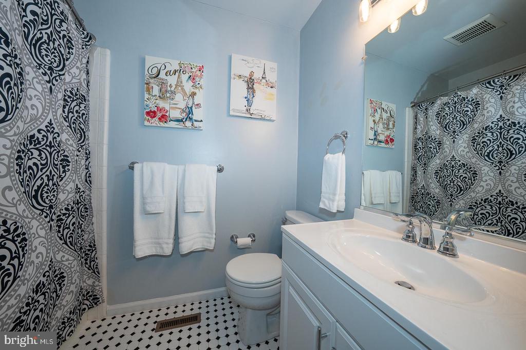 127 SPRINGTON MEWS CIRCLE
