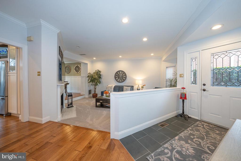 127 SPRINGTON MEWS CIRCLE