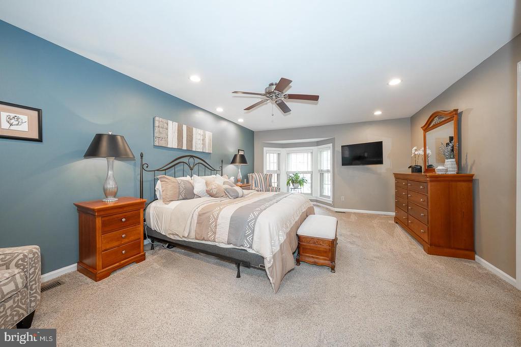 127 SPRINGTON MEWS CIRCLE