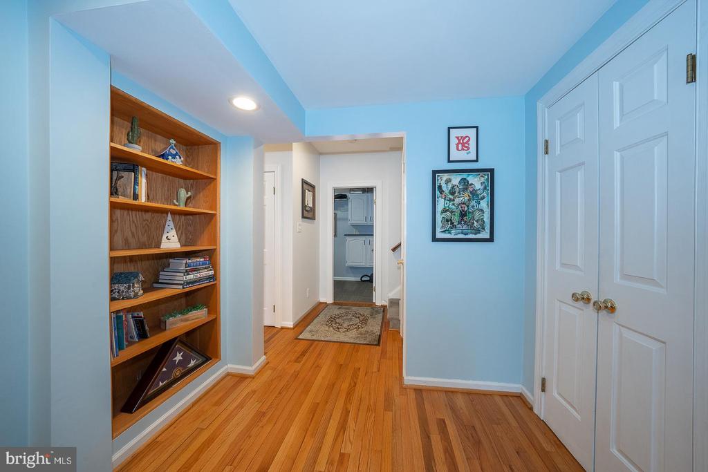 127 SPRINGTON MEWS CIRCLE