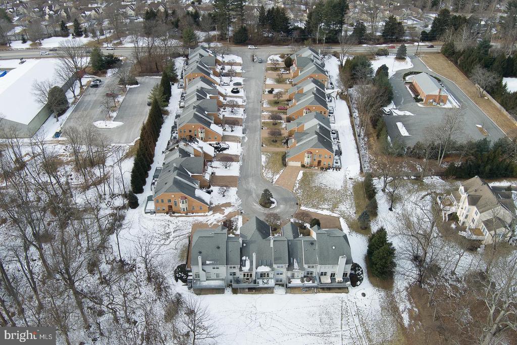127 SPRINGTON MEWS CIRCLE