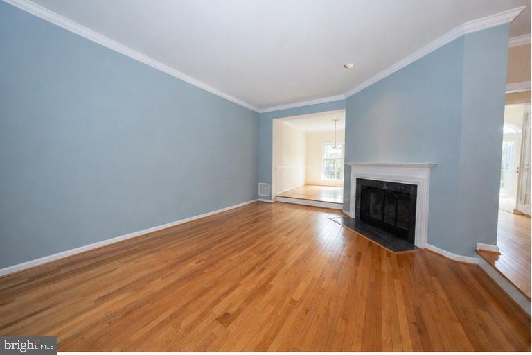 125 SPRINGTON MEWS CIRCLE