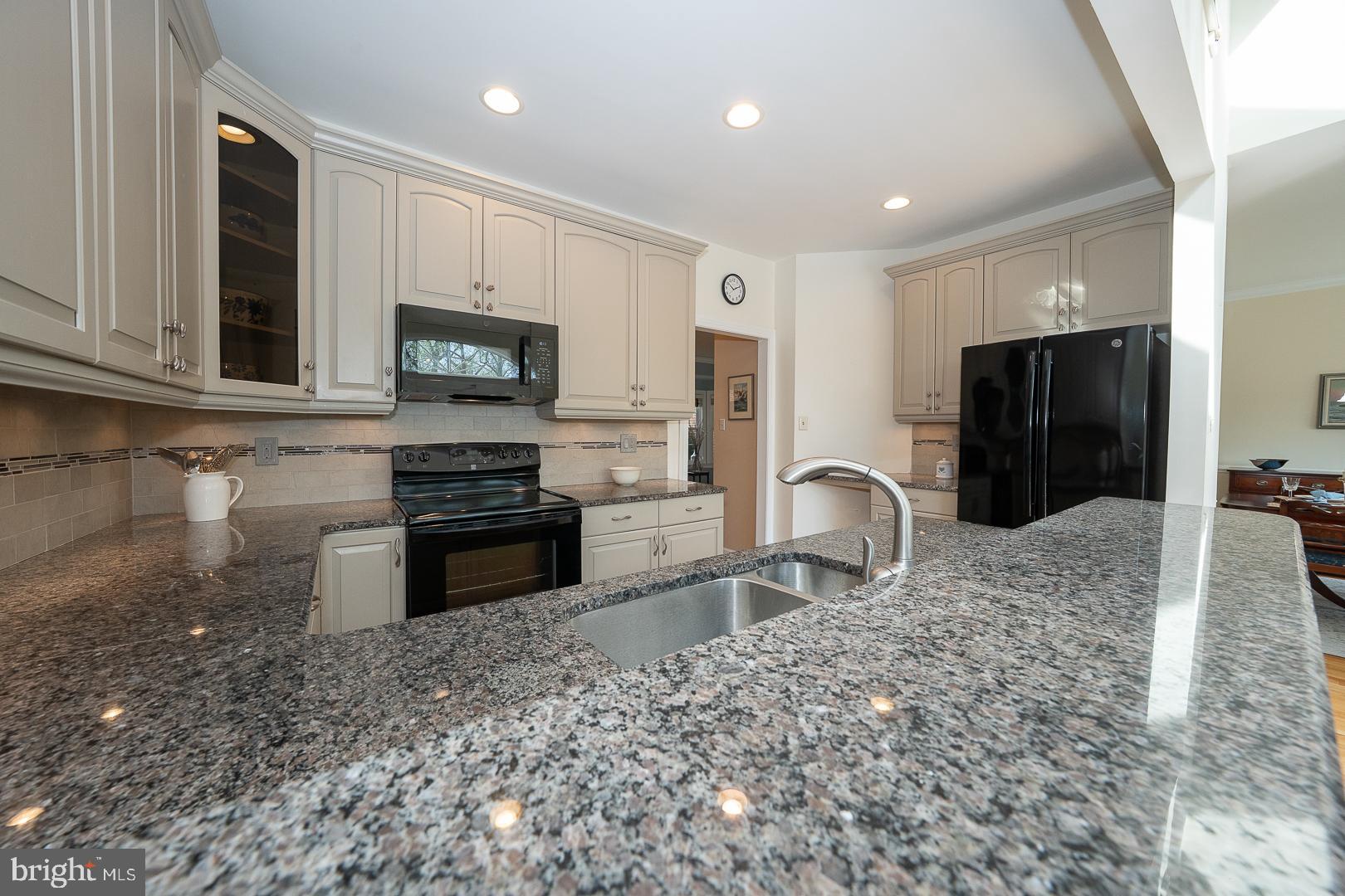 125 SPRINGTON MEWS CIRCLE