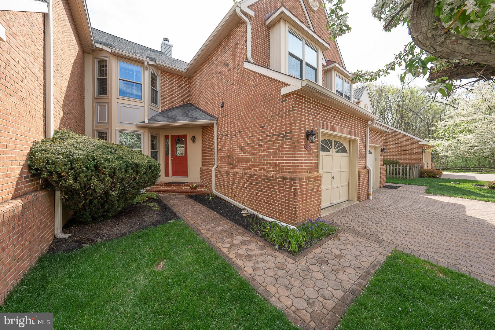 125 SPRINGTON MEWS CIRCLE