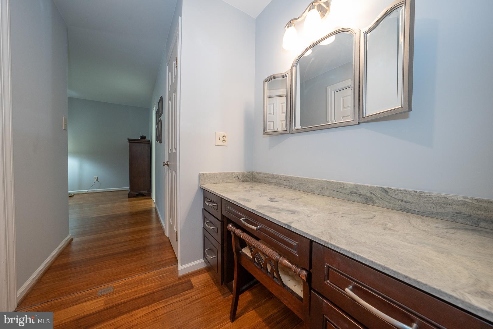 125 SPRINGTON MEWS CIRCLE