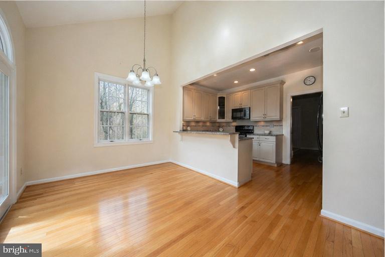 125 SPRINGTON MEWS CIRCLE