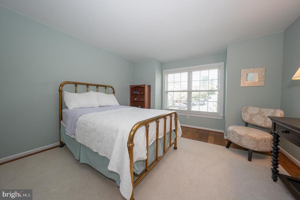125 SPRINGTON MEWS CIRCLE