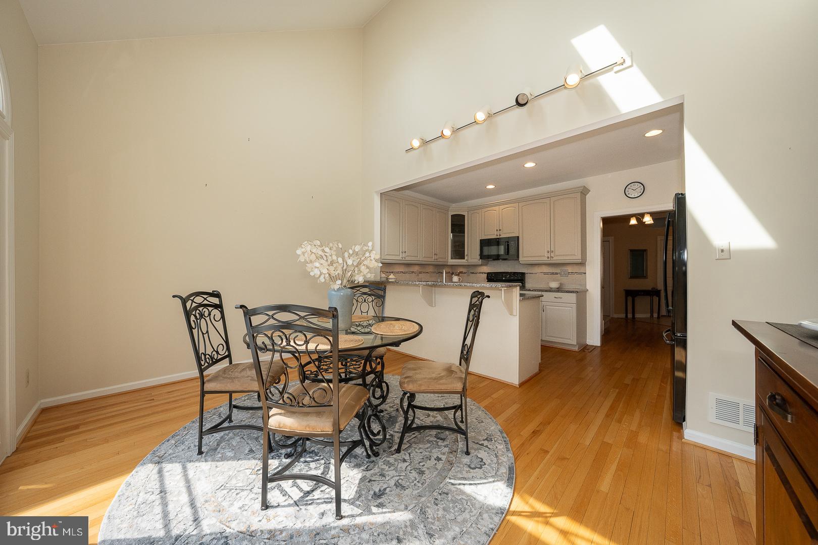 125 SPRINGTON MEWS CIRCLE