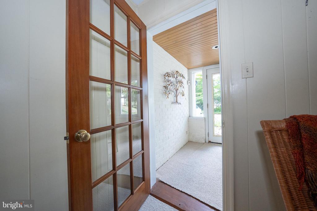 302 EARLES LANE