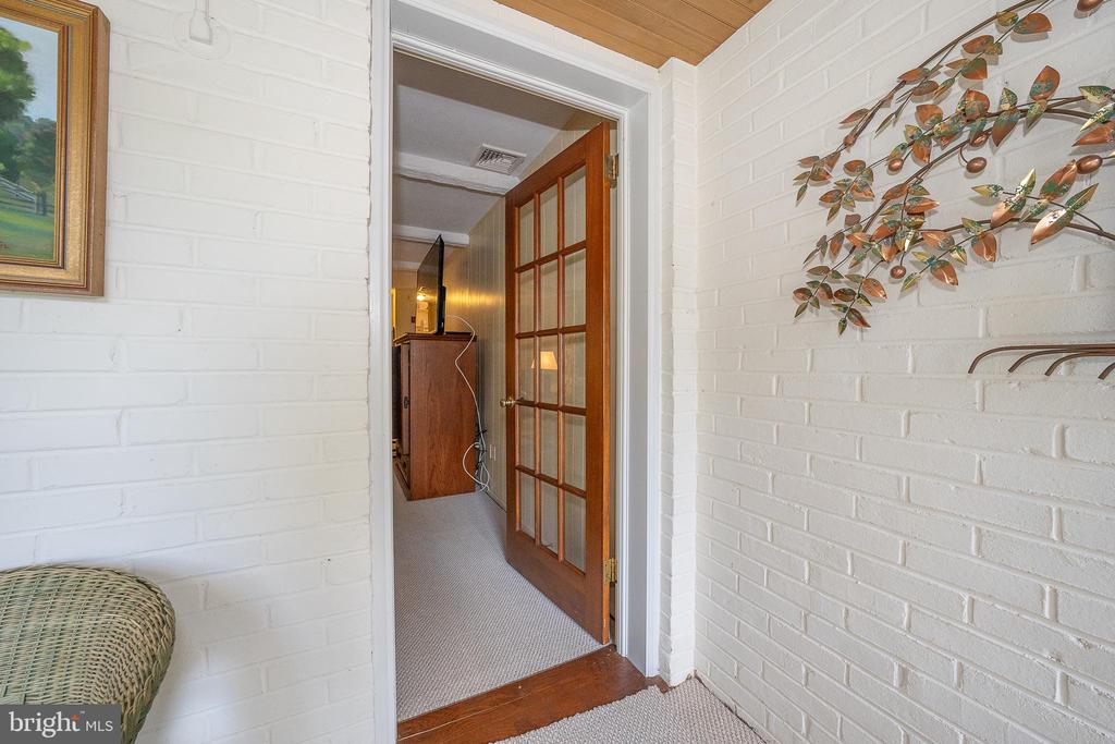 302 EARLES LANE