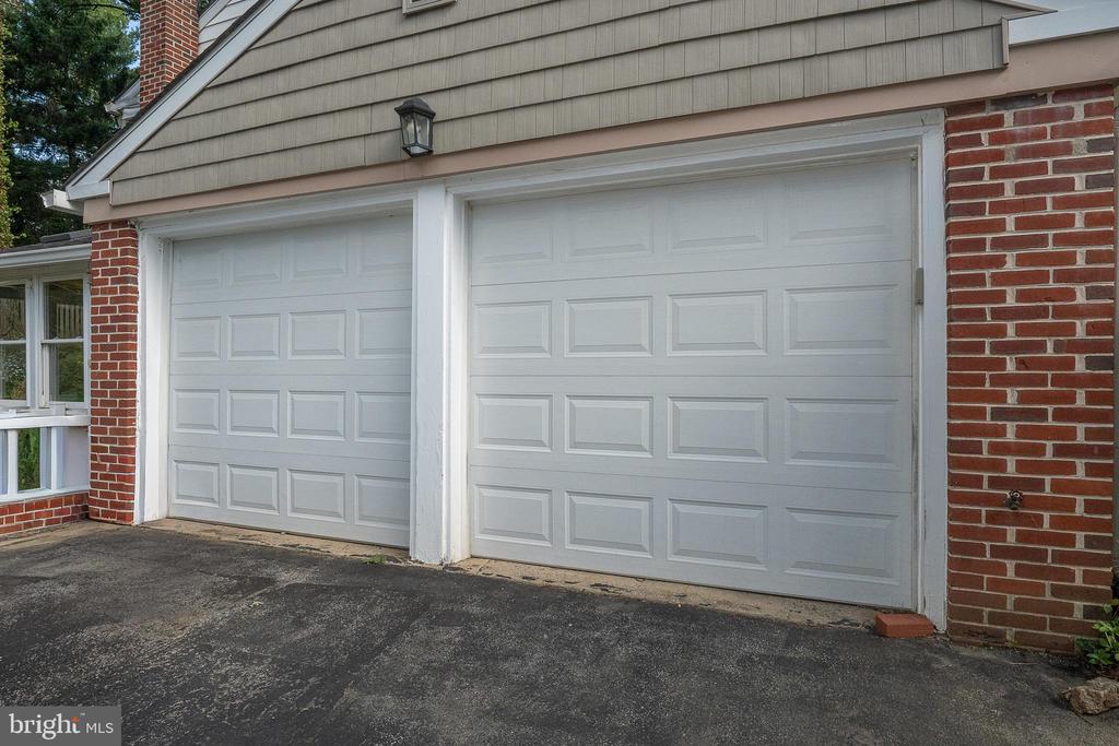 302 EARLES LANE