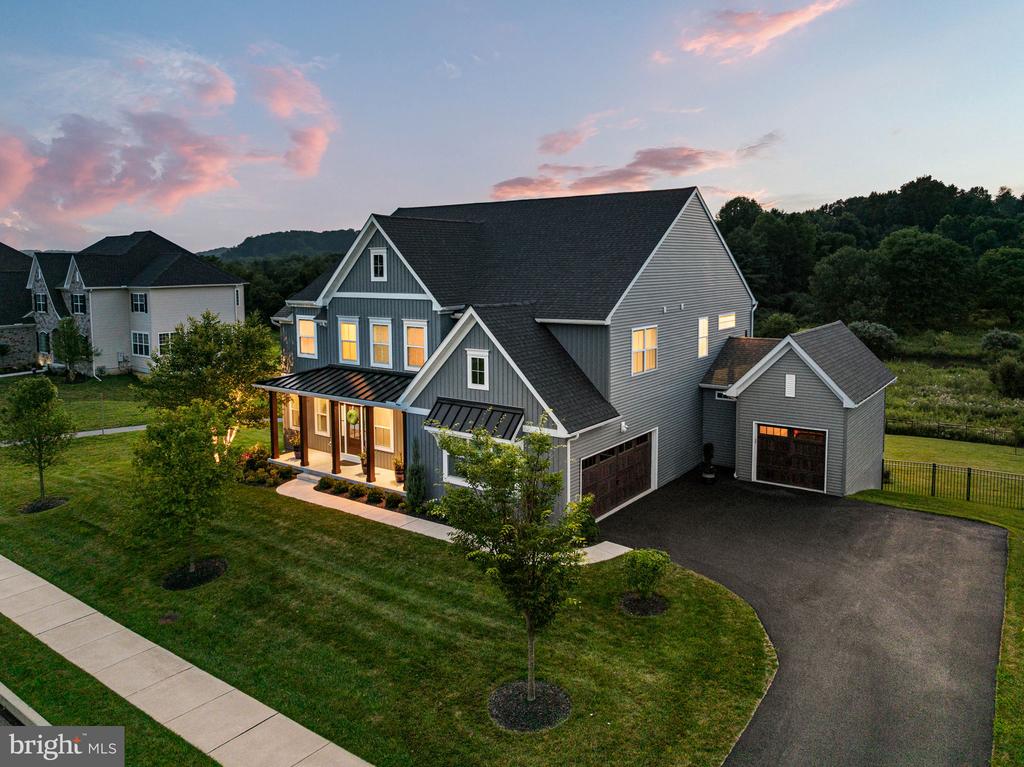 113 PARKVIEW WAY