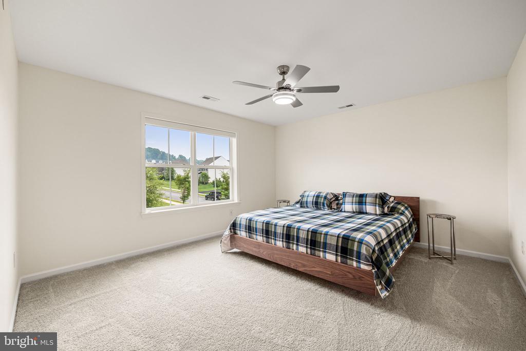 113 PARKVIEW WAY