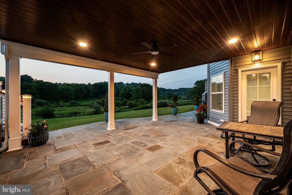 113 PARKVIEW WAY