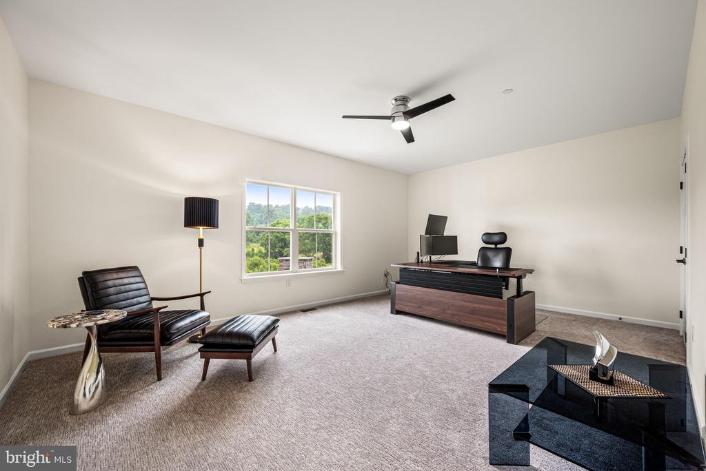 113 PARKVIEW WAY