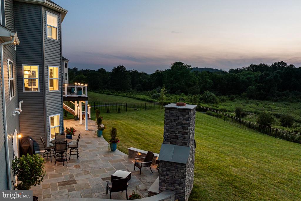 113 PARKVIEW WAY