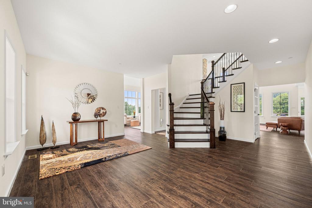 113 PARKVIEW WAY