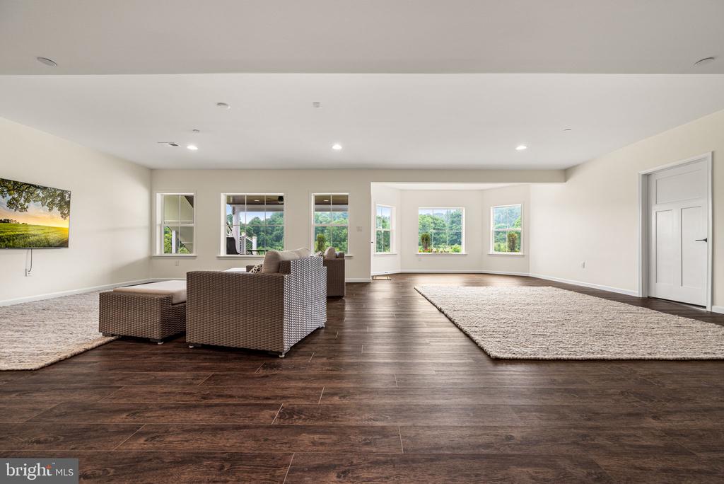 113 PARKVIEW WAY