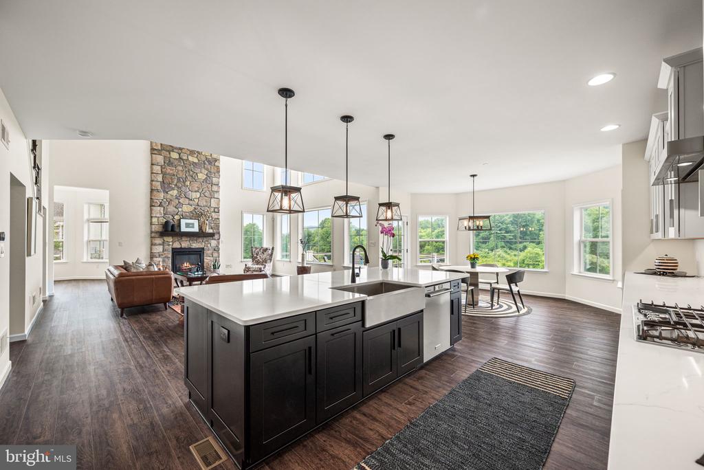 113 PARKVIEW WAY
