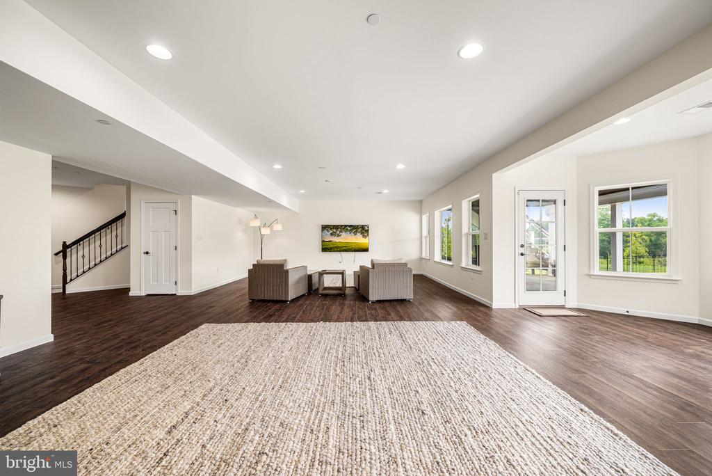 113 PARKVIEW WAY