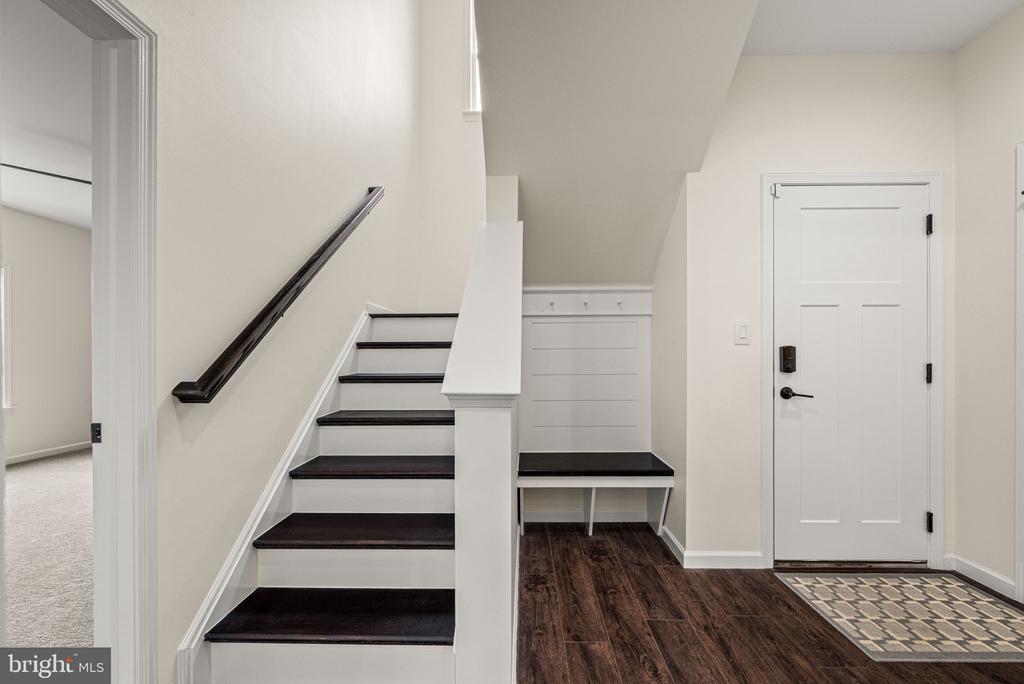113 PARKVIEW WAY