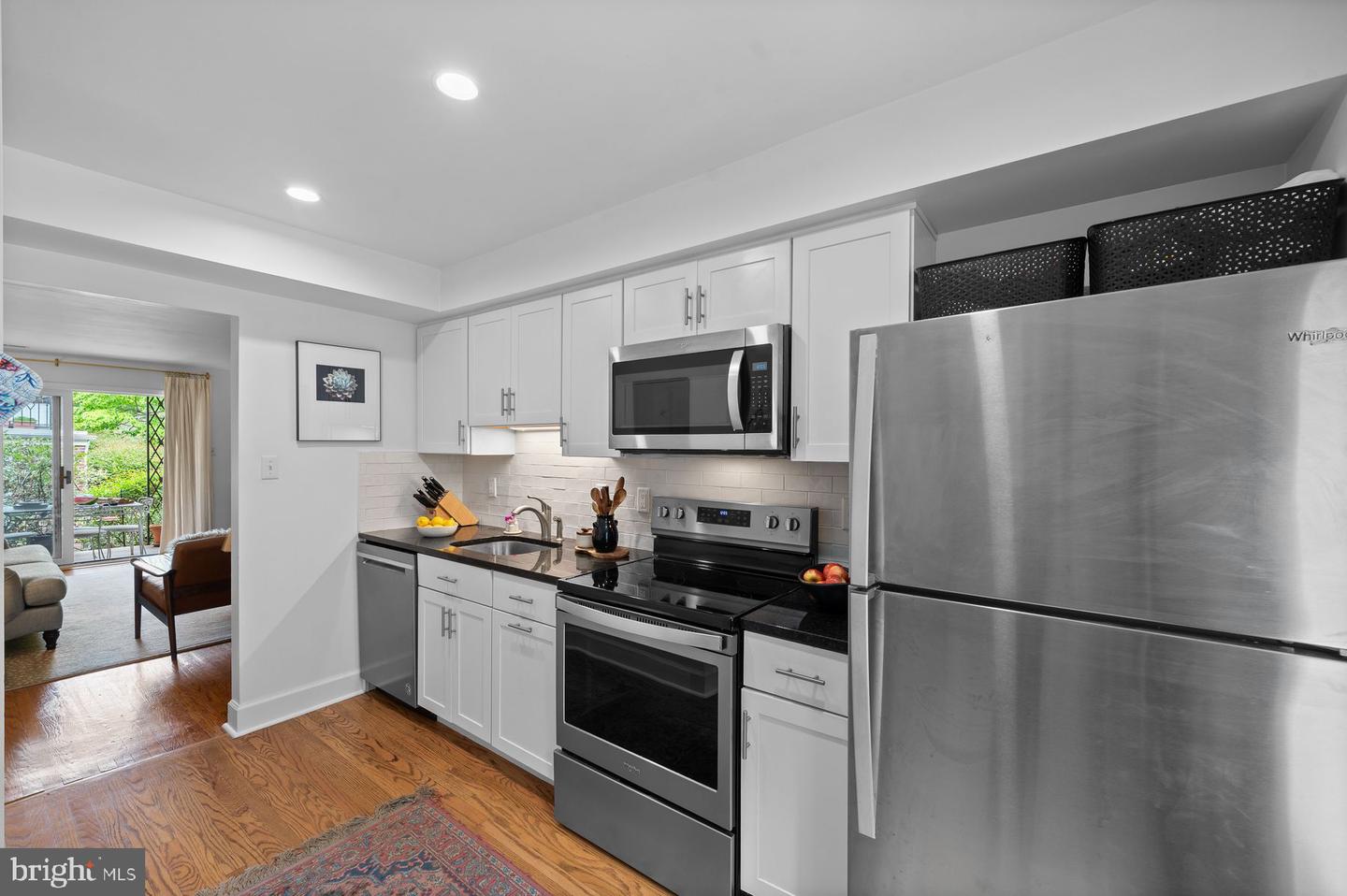 922 Montgomery Ave #E2