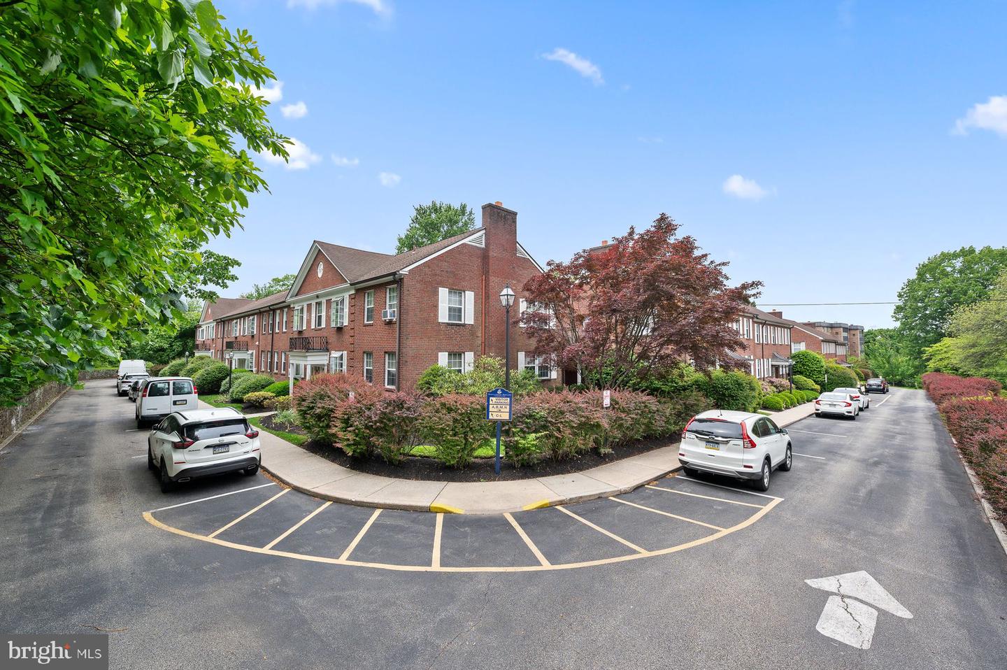 922 Montgomery Ave #E2