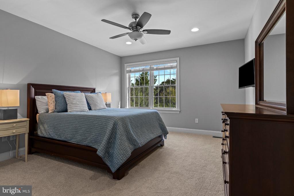 210 QUISSET LANE Unit:           