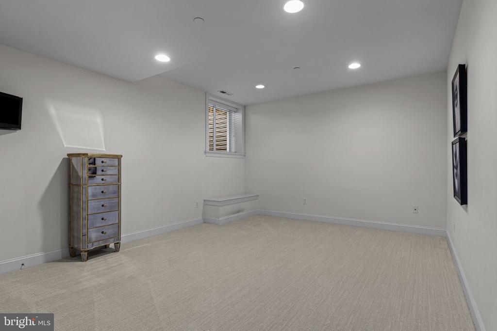 210 QUISSET LANE Unit:           