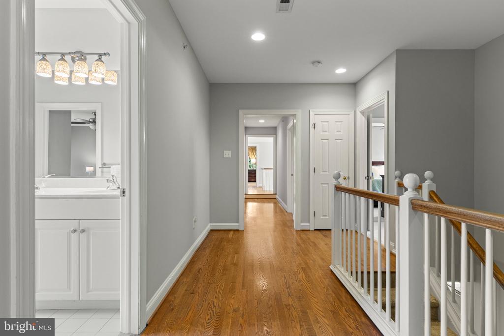 210 QUISSET LANE Unit:           