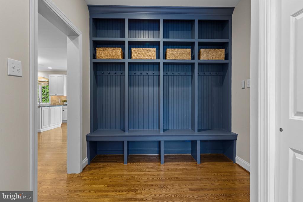 210 QUISSET LANE Unit:           