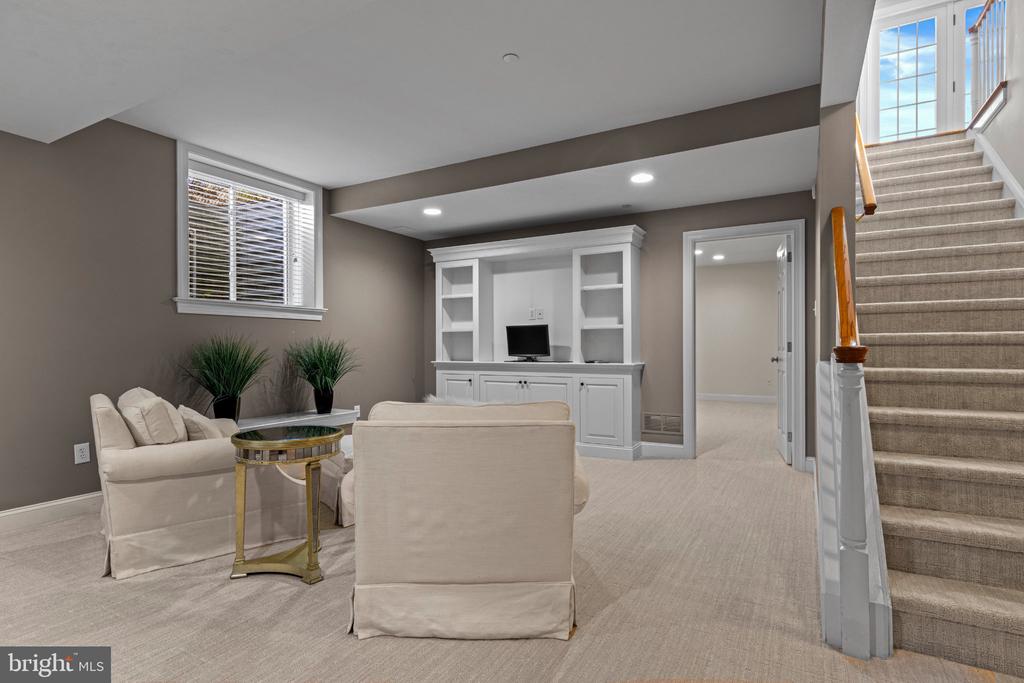 210 QUISSET LANE Unit:           