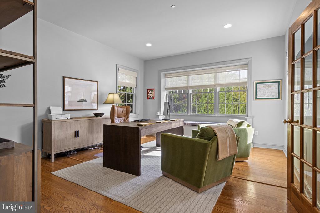 210 QUISSET LANE Unit:           