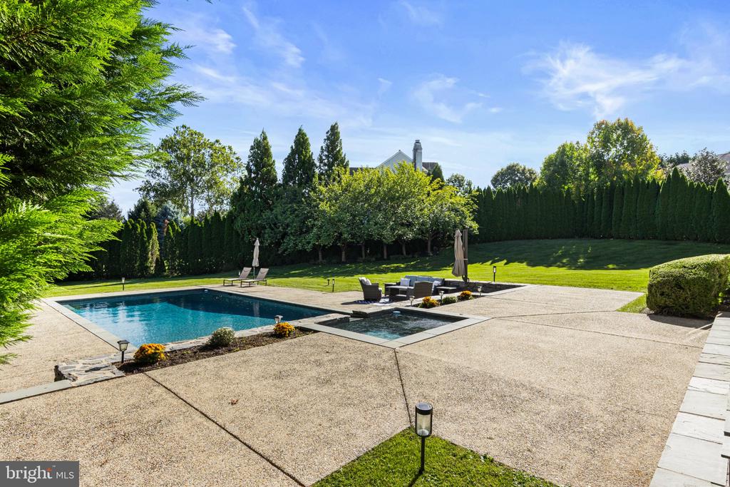 210 QUISSET LANE Unit:           