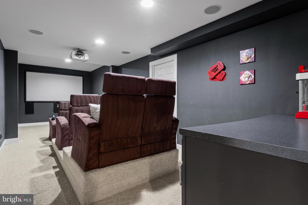 210 QUISSET LANE Unit:           