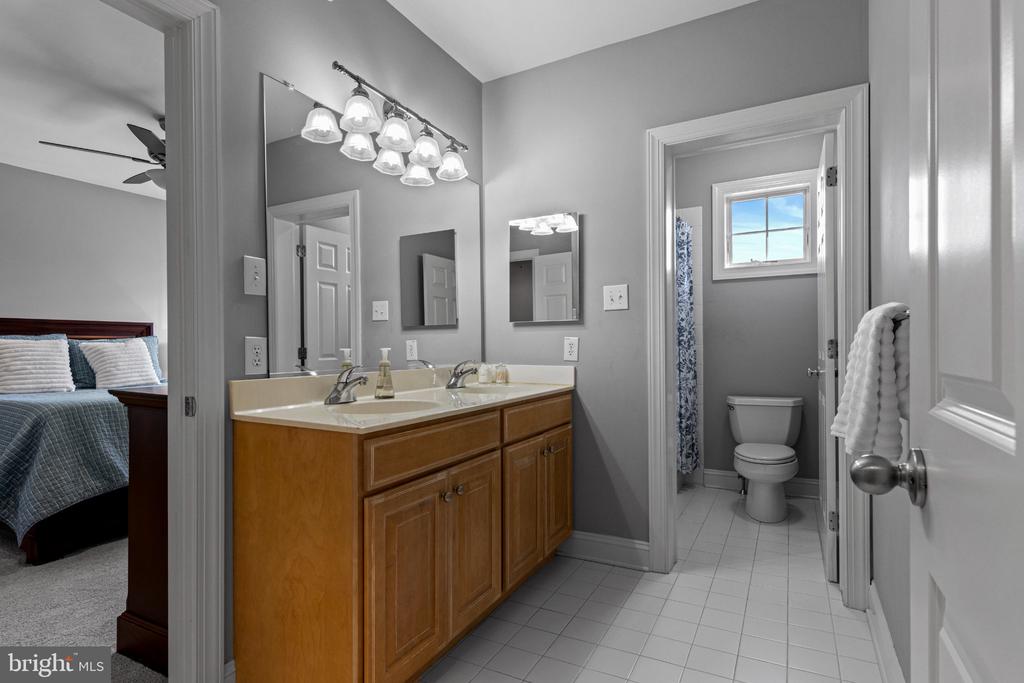 210 QUISSET LANE Unit:           