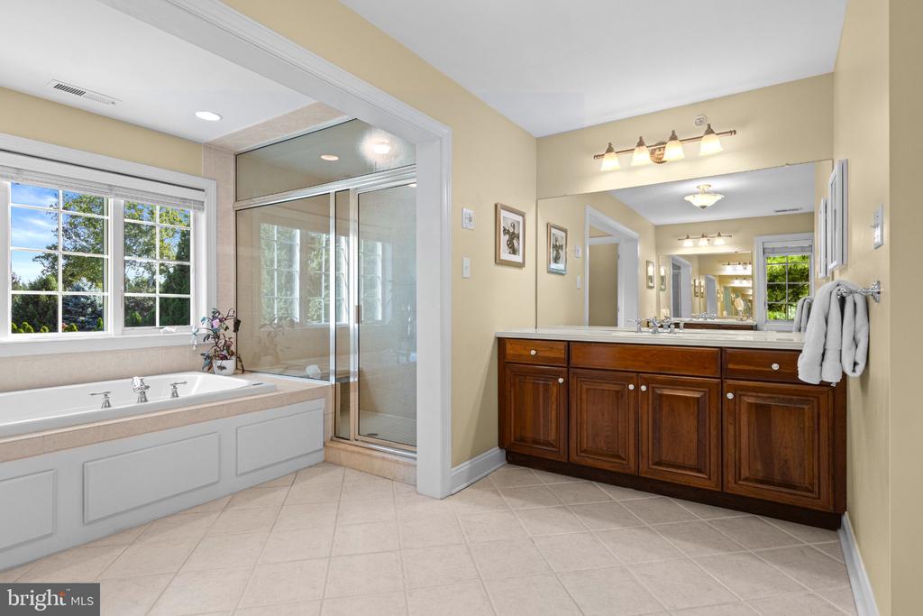 210 QUISSET LANE Unit:           