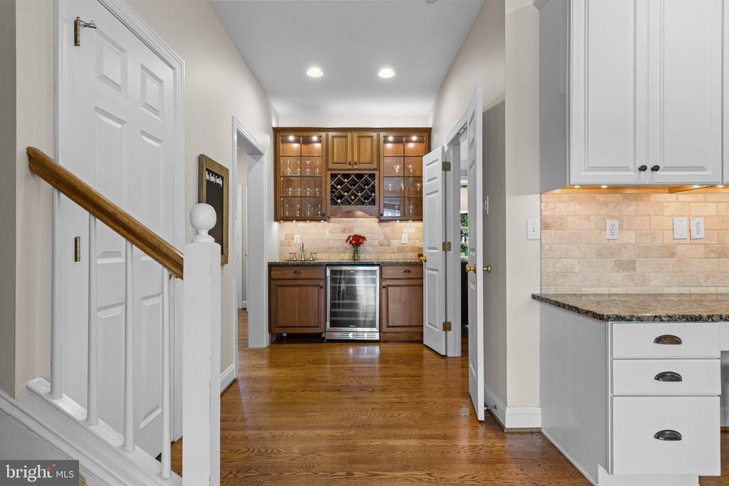 210 QUISSET LANE Unit:           