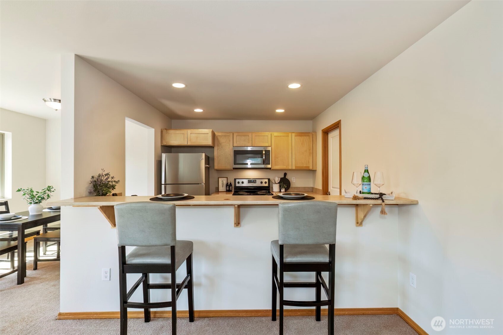 382 NE Ohenry Court